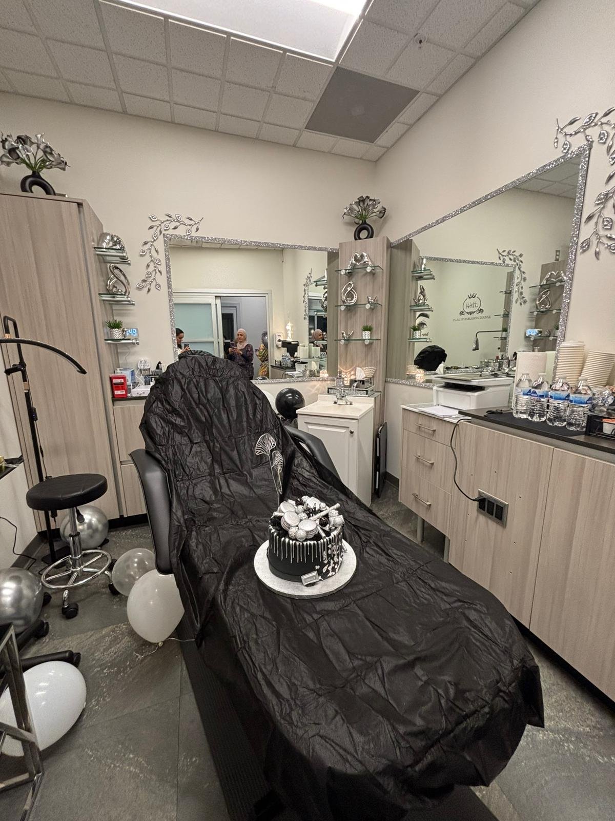 Royal Microblading Lounge - Featured Image
